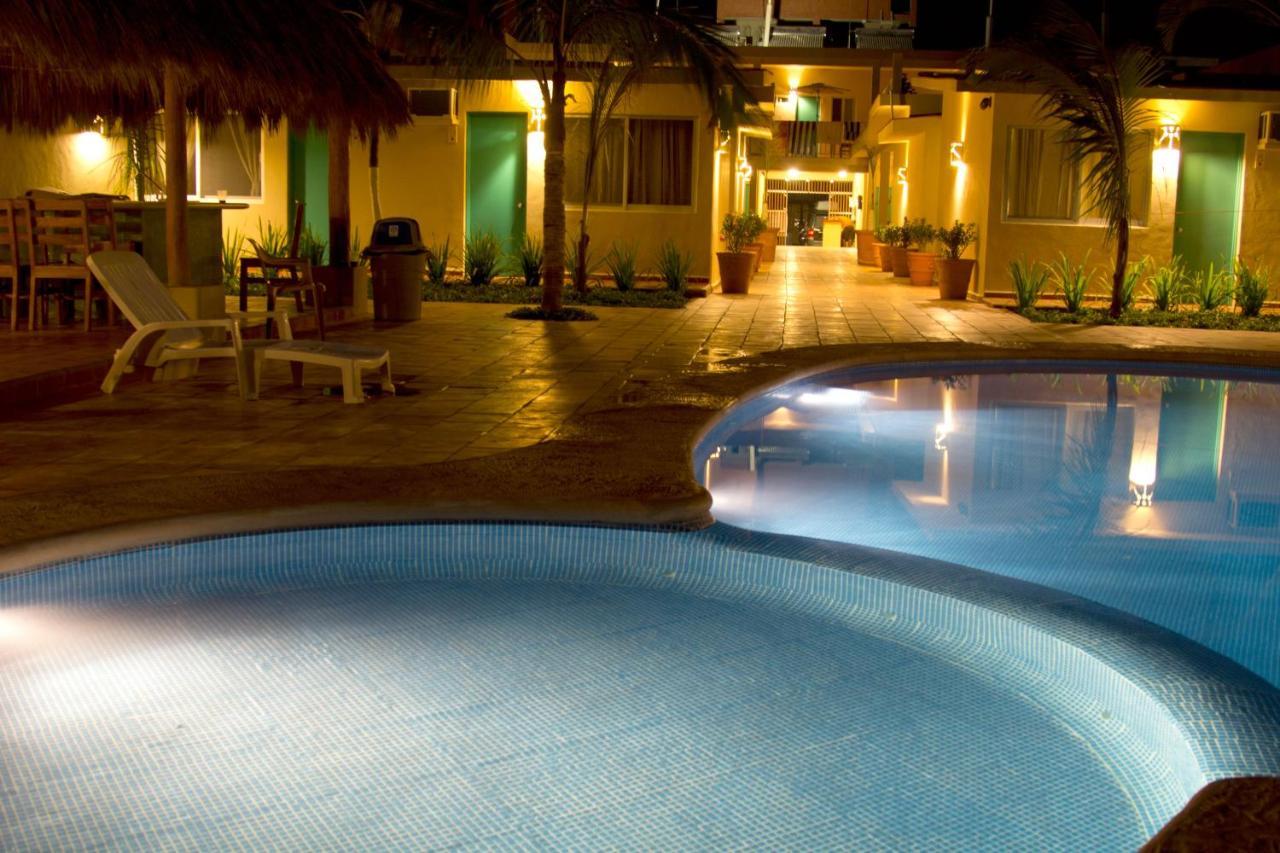 Bungalows Las Arenas San Patricio Melaque Kültér fotó