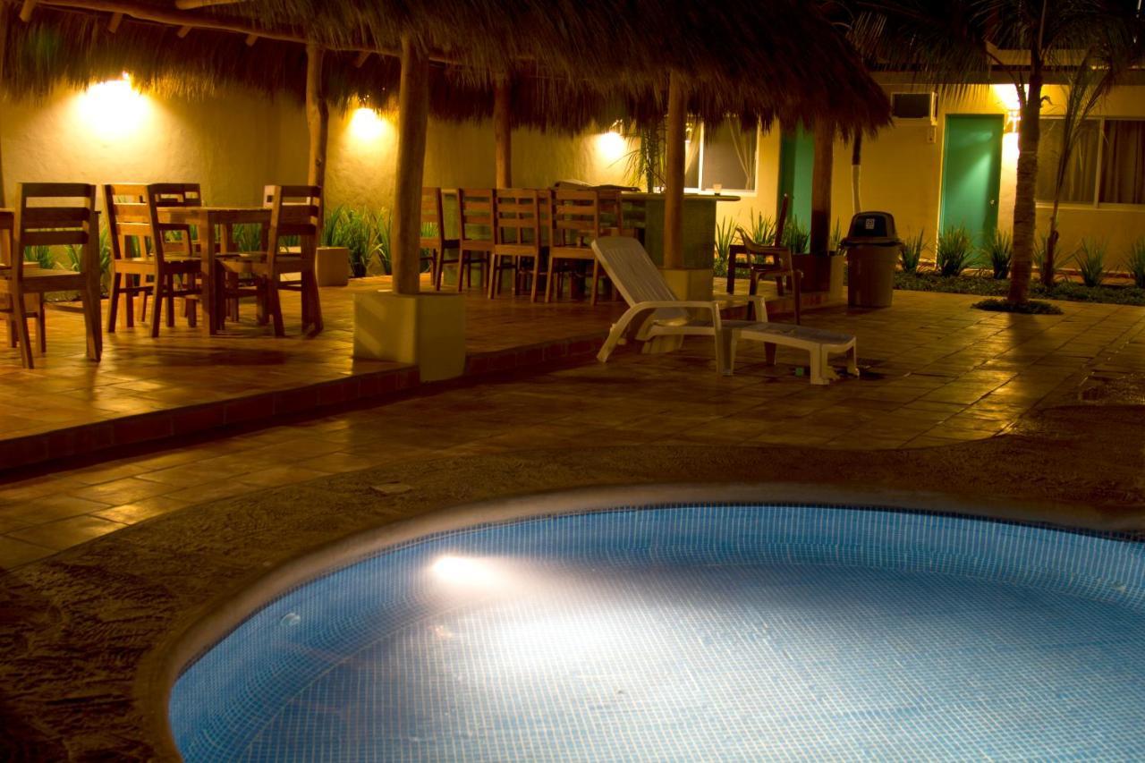 Bungalows Las Arenas San Patricio Melaque Kültér fotó