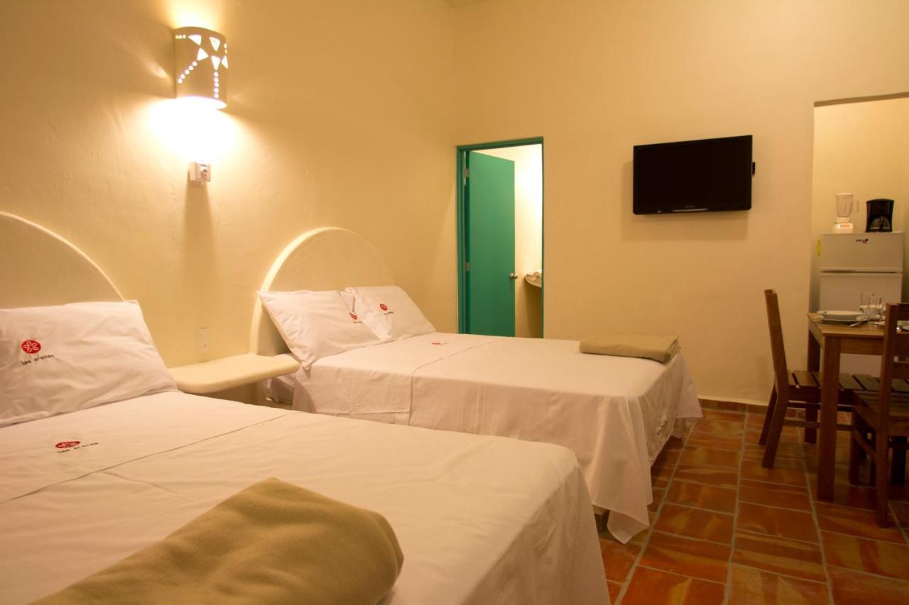 Bungalows Las Arenas San Patricio Melaque Kültér fotó