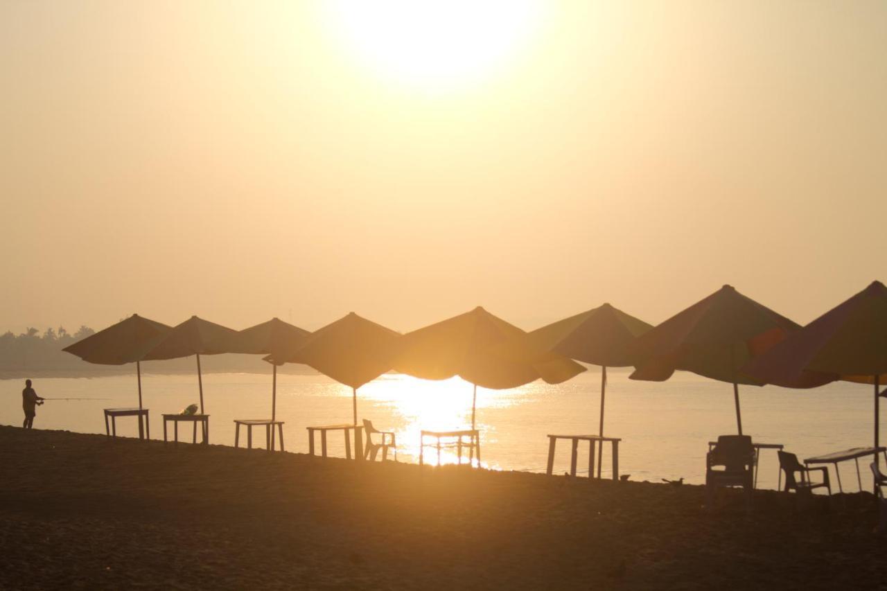 Bungalows Las Arenas San Patricio Melaque Kültér fotó