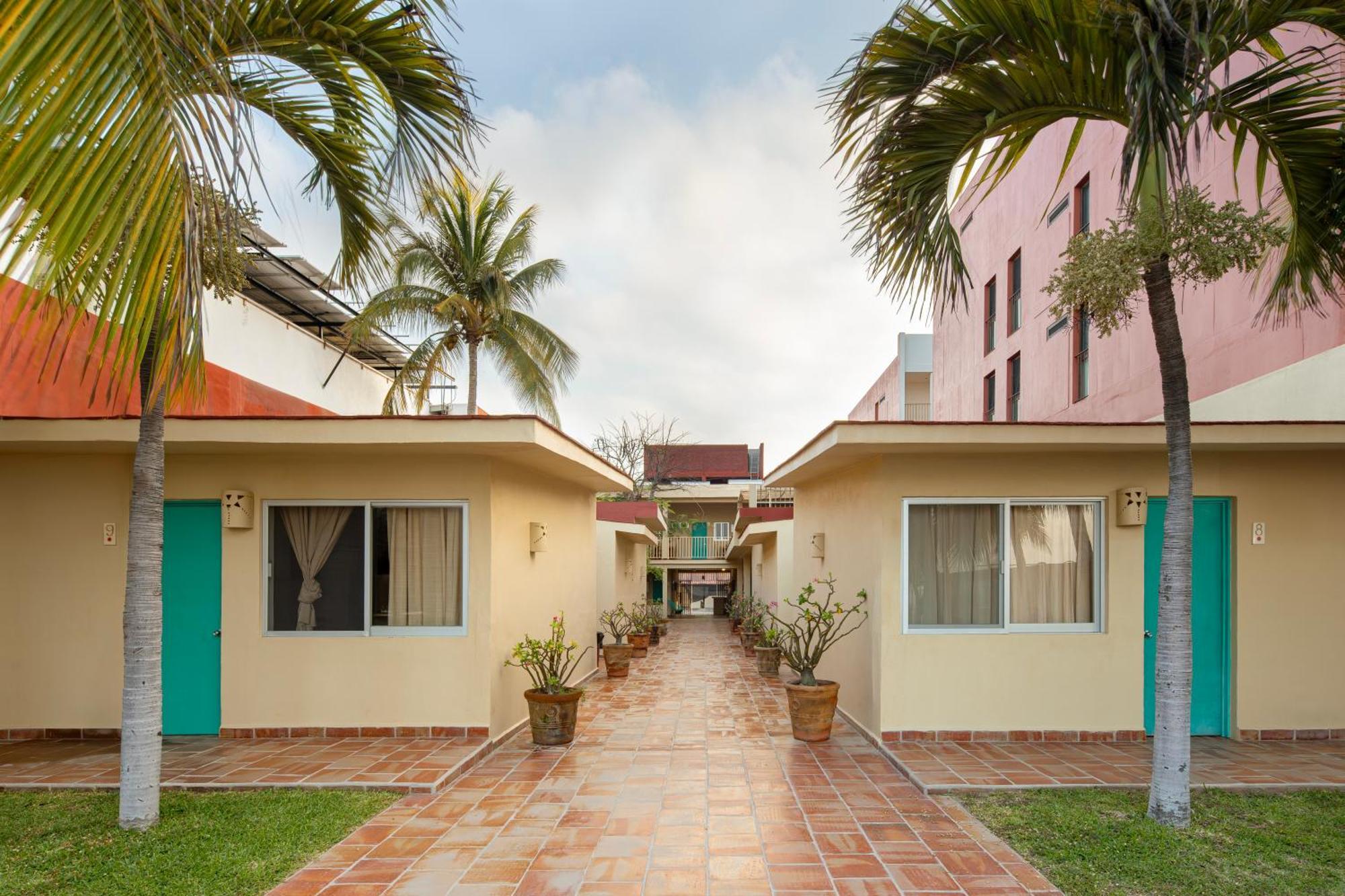 Bungalows Las Arenas San Patricio Melaque Kültér fotó