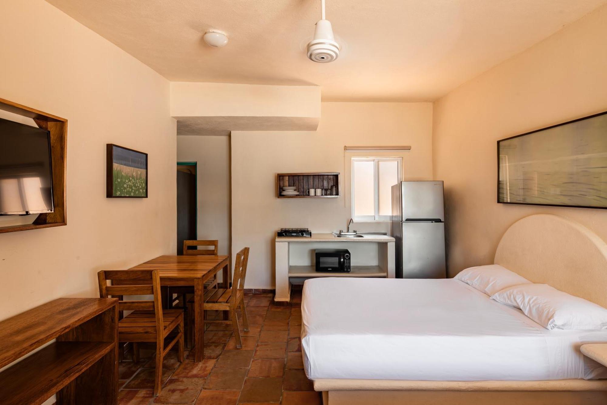 Bungalows Las Arenas San Patricio Melaque Kültér fotó